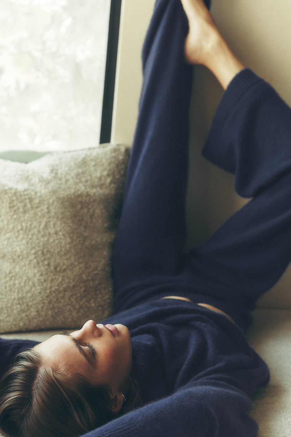 Wool Cashmere High-Waist New Class Wide Leg Pant - Navy