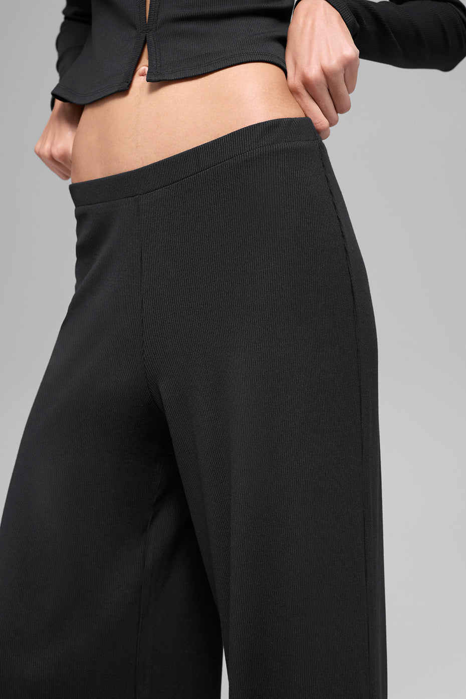 Mid-Rise Dreamlight Straight Pant - Black